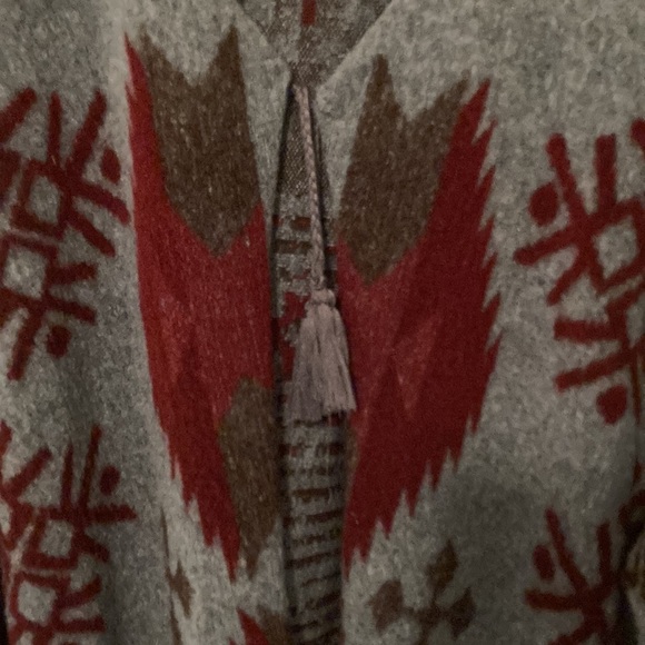 American Eagle cape like coat. One size - Picture 2 of 6